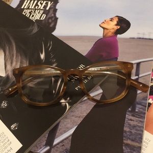 Warby Parker Lyle glasses in English Oak